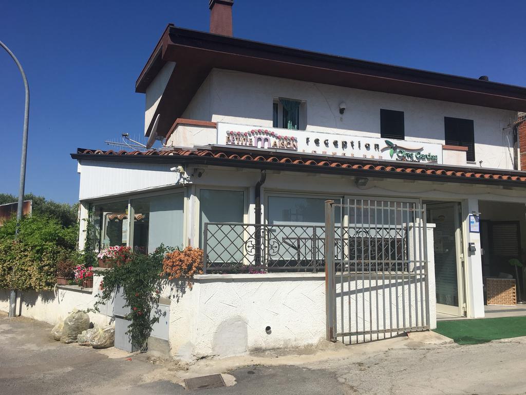 Olive Garden & Petite Maison Posada  Extérieur photo